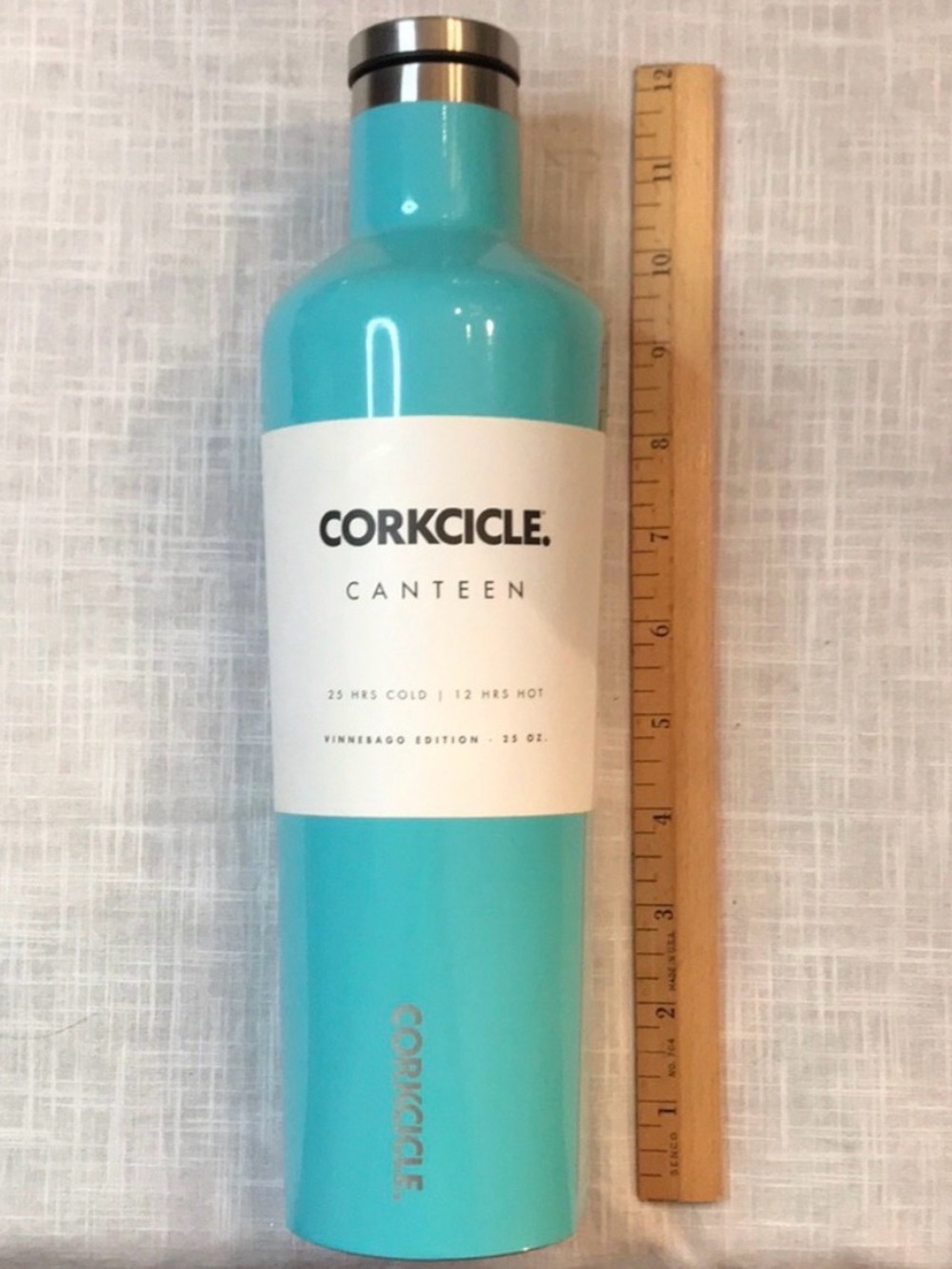 Brand New Corkcicle Wine Canteen 25 oz Vinnebago